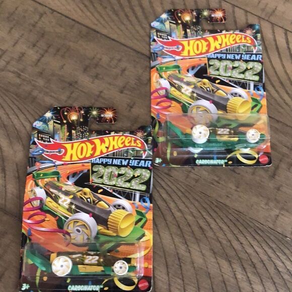 Hot Wheels City 2022 Hot Wheels Happy New Year🥳 Carbonator 1 2 Collect 1 4 Play - Picture 10 of 17